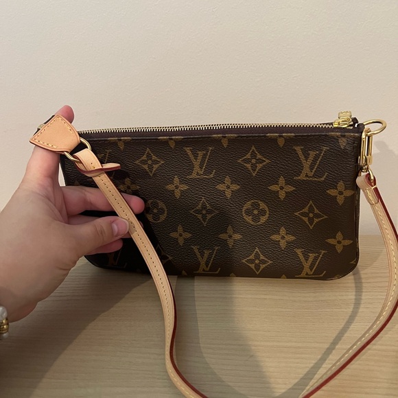 Louis Vuitton Pochette Accessories - Picture 4 of 6